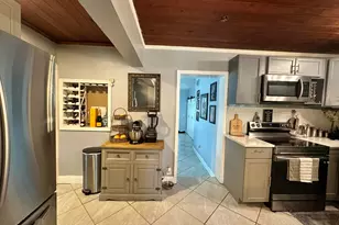 800 Ivory Ln, Haverhill, FL 33415 - Photo 20