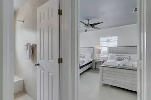 2740 NE 30th Pl, Fort Lauderdale, FL 33306 - Photo 16