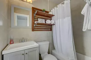2740 NE 30th Pl, Fort Lauderdale, FL 33306 - Photo 4