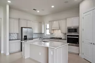 818 SE Courances Dr, Port Saint Lucie, FL 34984 - Photo 16