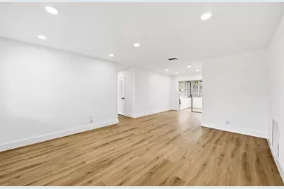 8410 NW 59th Place, Tamarac, FL 33321 - Photo 6