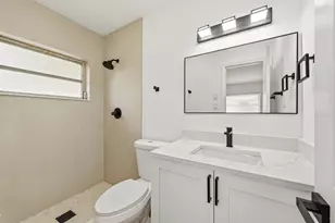 8410 NW 59th Pl, Tamarac, FL 33321 - Photo 18
