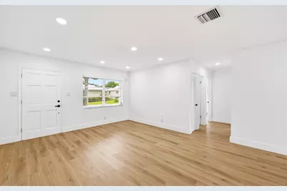 8410 NW 59th Place, Tamarac, FL 33321 - Photo 8