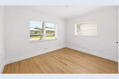 8410 NW 59th Place, Tamarac, FL 33321 - Photo 18