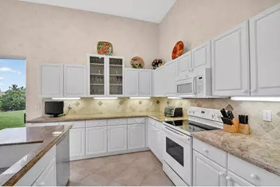 7760 Carrington Court, Boynton Beach, FL 33472 - Photo 14