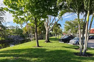 385 NW 36th Ave, Deerfield Beach, FL 33442 - Photo 24
