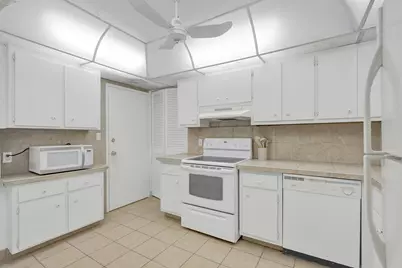 405 N Ocean Boulevard #305, Pompano Beach, FL 33062 - Photo 10