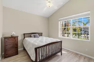 1500 Lacosta Dr W, Pembroke Pines, FL 33027 - Photo 28
