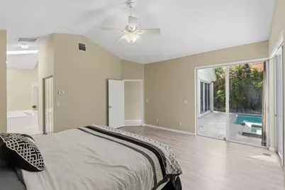 1500 Lacosta Drive W, Pembroke Pines, FL 33027 - Photo 22