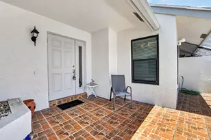 10953 Lake Front Pl, Boca Raton, FL 33498 - Photo 4