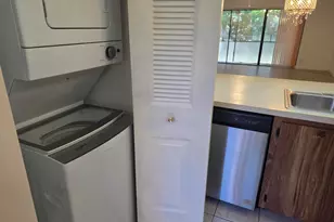 170 SE 7th Street SE, Deerfield Beach, FL 33441 - Photo 2