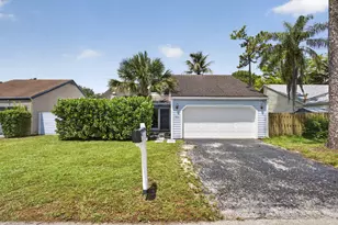 537 Goldenwood Way, Wellington, FL 33414 - Photo 1