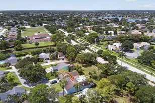 537 Goldenwood Way, Wellington, FL 33414 - Photo 54