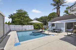 537 Goldenwood Way, Wellington, FL 33414 - Photo 40