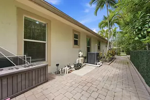 851 Edgebrook Ln, West Palm Beach, FL 33411 - Photo 38
