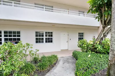 3900 Oaks Clubhouse Drive #110, Pompano Beach, FL 33069 - Photo 4