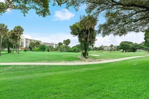 3900 Oaks Clubhouse Dr, Pompano Beach, FL 33069 - Photo 28