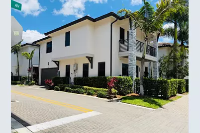8288 NW 44th Terrace, Doral, FL 33166 - Photo 4