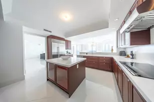 2700 N Ocean Dr, Riviera Beach, FL 33404 - Photo 8
