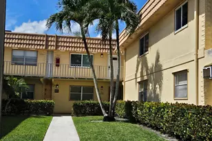 211 E Saxony Ln, Delray Beach, FL 33446 - Photo 1