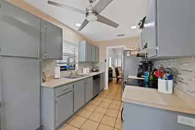 8108 NW 100th Way, Tamarac, FL 33321 - Photo 2