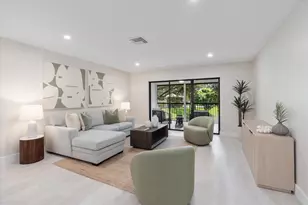 52 Stratford Ln W, Boynton Beach, FL 33436 - Photo 2