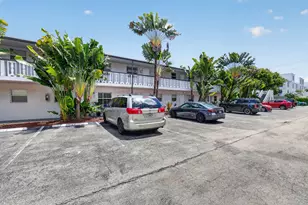 2741 NE 8th Ave, Wilton Manors, FL 33334 - Photo 16