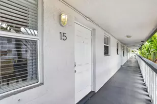 2741 NE 8th Ave, Wilton Manors, FL 33334 - Photo 2