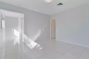 2475 NE 214th St, Aventura, FL 33180 - Photo 12
