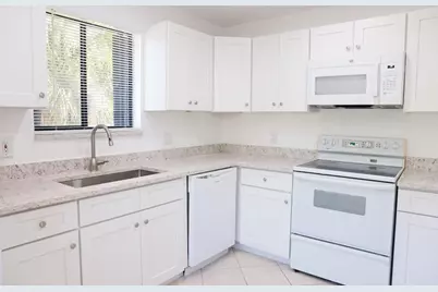 428 Lakeview Drive #201, Weston, FL 33326 - Photo 4