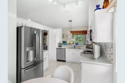 9829 Seacrest Circle #202, Boynton Beach, FL 33437 - Photo 10