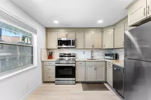 340 NW 19th St, Boca Raton, FL 33432 - Photo 4