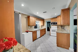 4400 NW 44th Terrace, Tamarac, FL 33319 - Photo 12