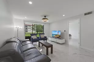 9523 N Hollybrook Lake Dr, Pembroke Pines, FL 33025 - Photo 2