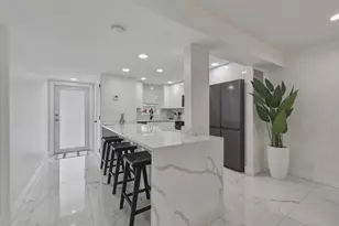 9523 N Hollybrook Lake Dr, Pembroke Pines, FL 33025 - Photo 12