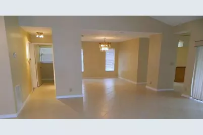 4002 NW 73rd Avenue, Coral Springs, FL 33065 - Photo 4