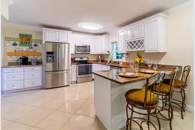 6850 Eastview Drive, Lake Worth, FL 33462 - Photo 10