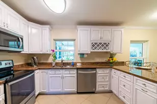 6850 Eastview Dr, Lake Worth, FL 33462 - Photo 12