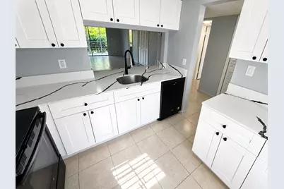 4321 NW 9th Avenue #204, Deerfield Beach, FL 33064 - Photo 2