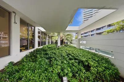 13800 Highland Drive #610, North Miami Beach, FL 33181 - Photo 4