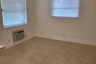 317 N 61st Terrace, Hollywood, FL 33024 - Photo 4
