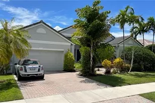 2721 W Abiaca Cir, Davie, FL 33328 - Photo 2