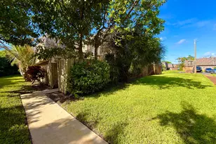 1684 Forest Lakes Cir, West Palm Beach, FL 33406 - Photo 12