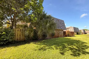 1684 Forest Lakes Cir, West Palm Beach, FL 33406 - Photo 6