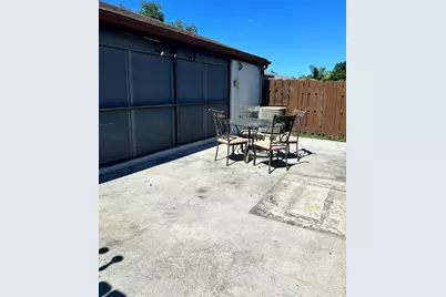 5672 Biscayne Drive S, Greenacres, FL 33463 - Photo 12