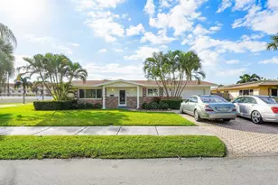 617 SE 8th Ave, Deerfield Beach, FL 33441 - Photo 1
