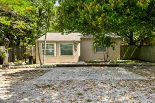 109 SE 23rd St, Fort Lauderdale, FL 33316 - Photo 1