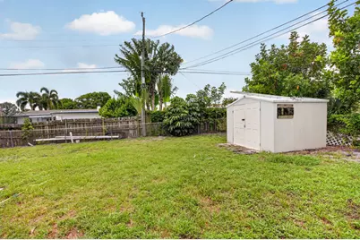 220 SW 10th Avenue, Boynton Beach, FL 33435 - Photo 30