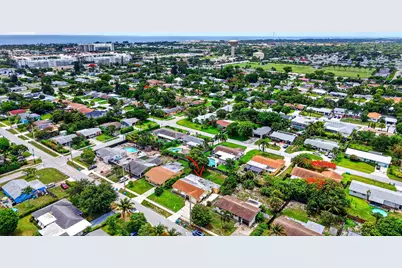 220 SW 10th Avenue, Boynton Beach, FL 33435 - Photo 46