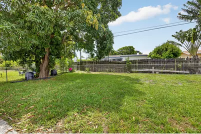 220 SW 10th Avenue, Boynton Beach, FL 33435 - Photo 38